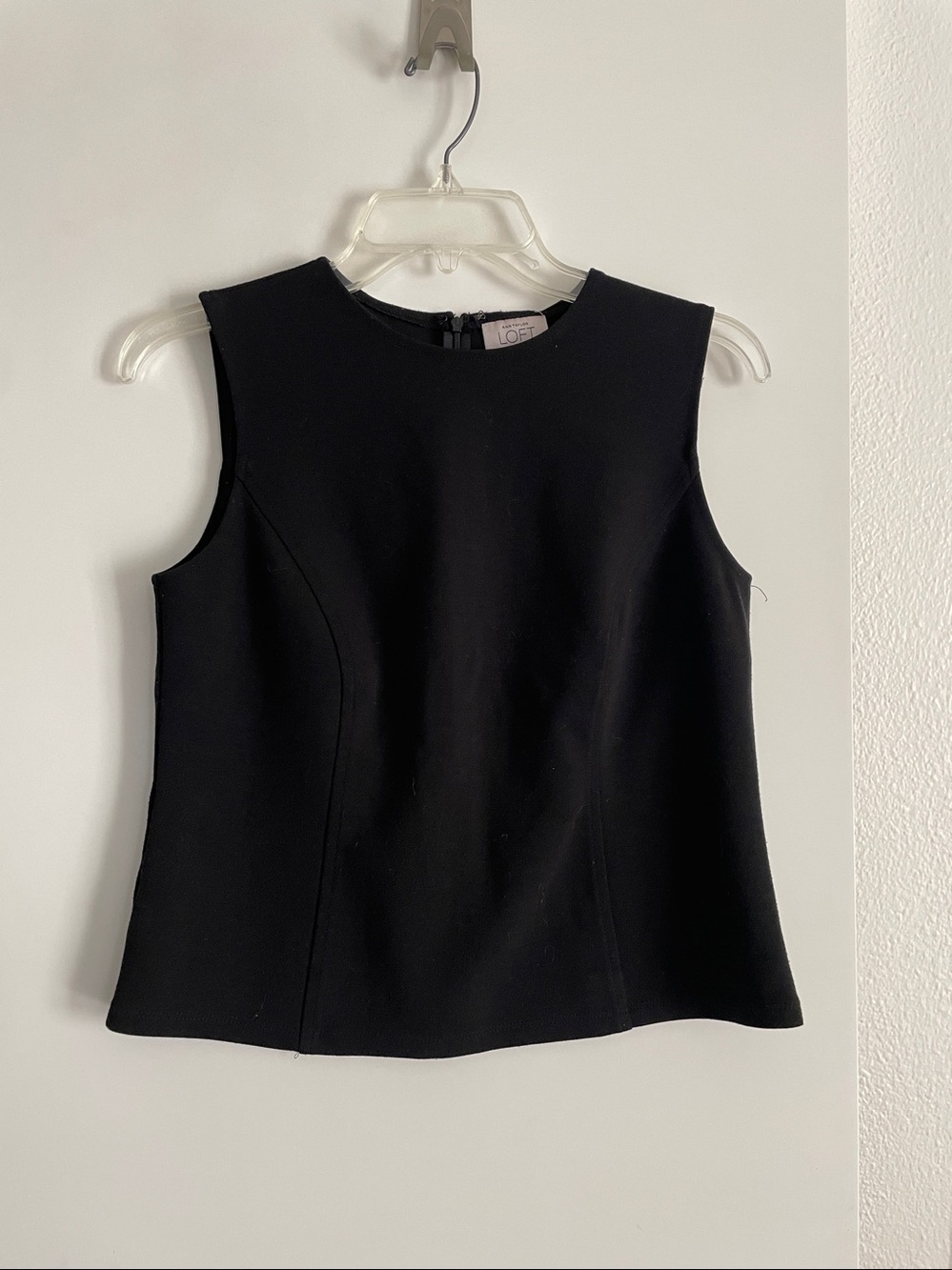 Ann Taylor LOFT Black Fitted Vest Tank Top Crew Neck Unlined